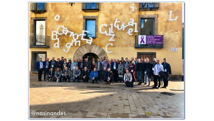 Fotografia de grup de la COMTIC 2018 davant de Can Comas, a Pineda de Mar